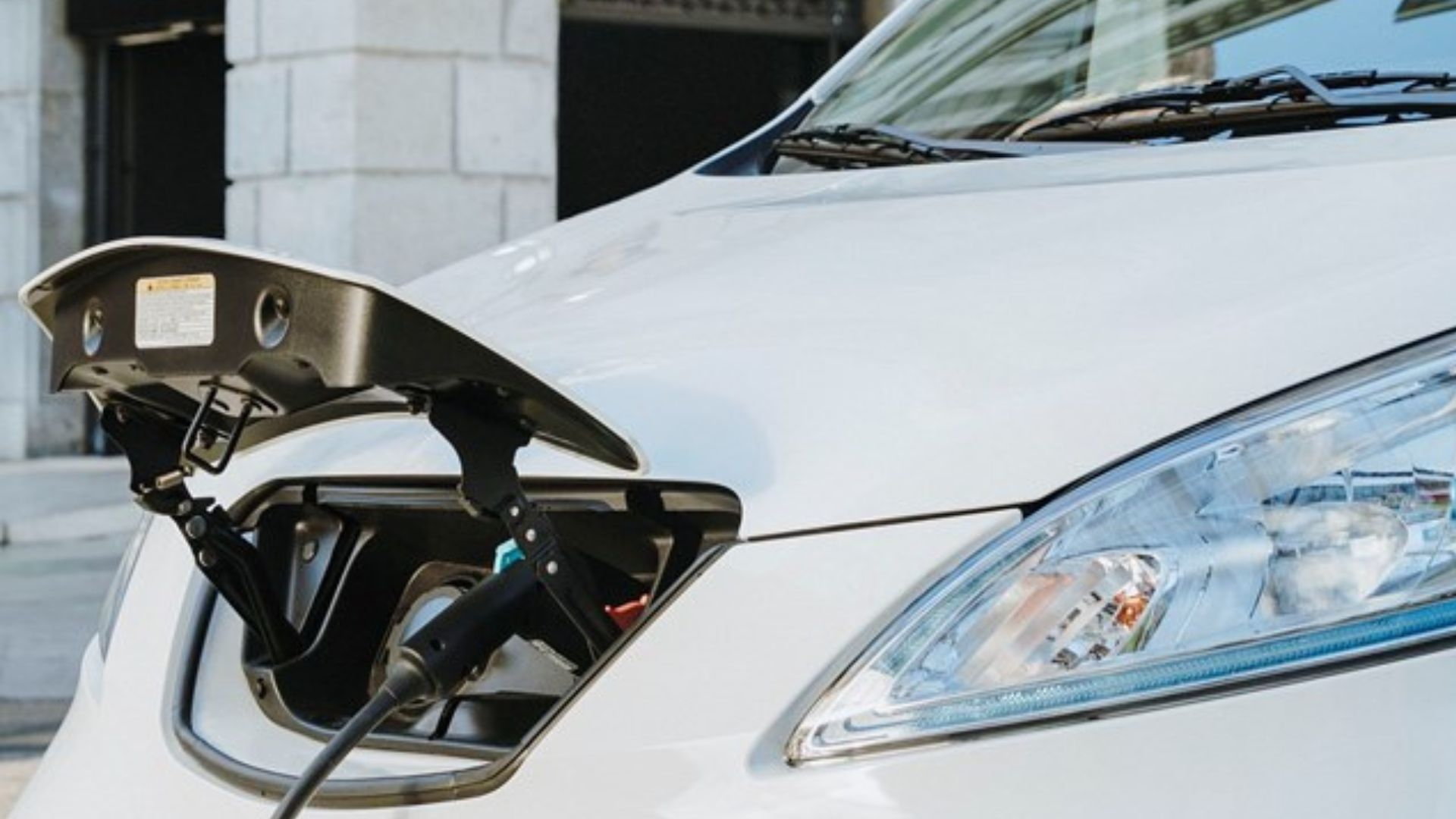 Webfleet and Chargylize launch EV.connect – a solution that helps fleets electrify